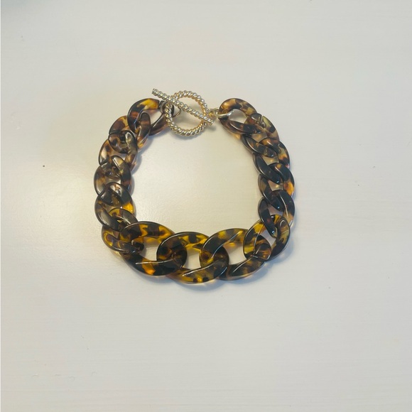 Plus Size Tortoise Shell Faux Link Bracelet Toggle Closing - Picture 2 of 4